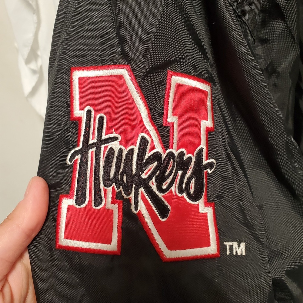 Vintage Starter Nebraska Cornhuskers L Pullover Jacket Black 90s NCAA Patch Logo - Picture 11 of 11